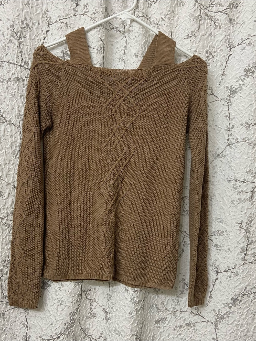 Derek Heart Women’s Off Shoulder Cable Knit Sweater size smal